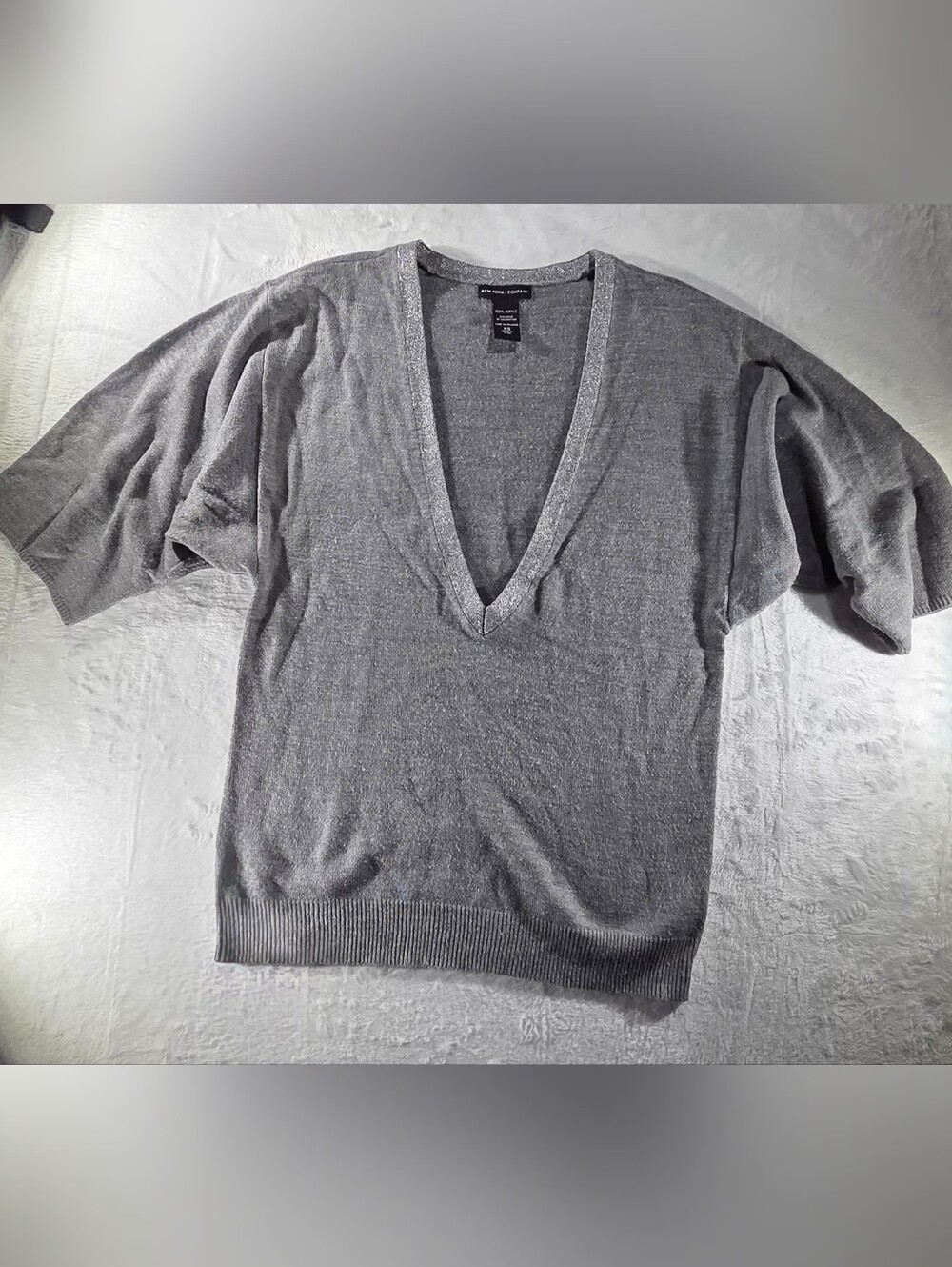 New York & Company Women's Gray Knit Glitter V-Neck Short Sleeve Sweater XS-0133